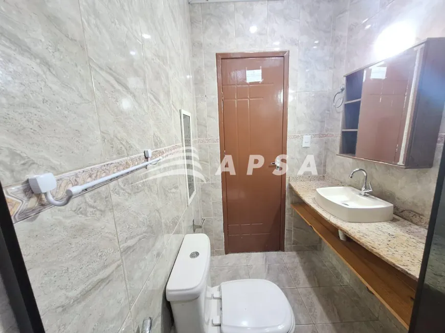 casa-com-2-quartos-para-alugar-76m-no-marechal-hermes-rio-de-janeiro (2)